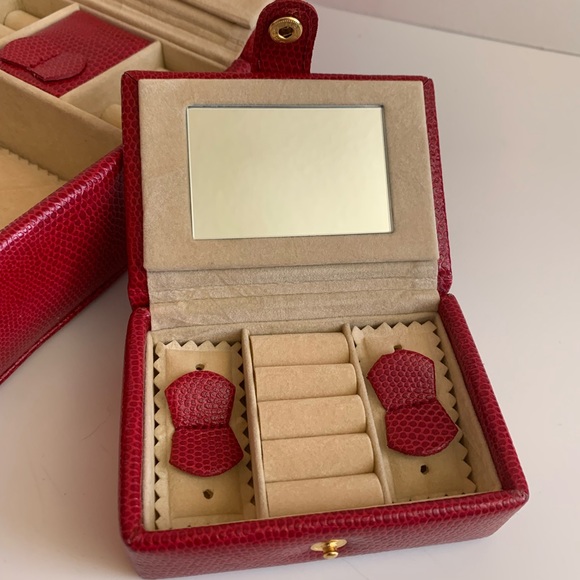 Wolf Vintage Jewelry Case Red Leather. With Box. & Removable Mini Case. Unused - Picture 7 of 9